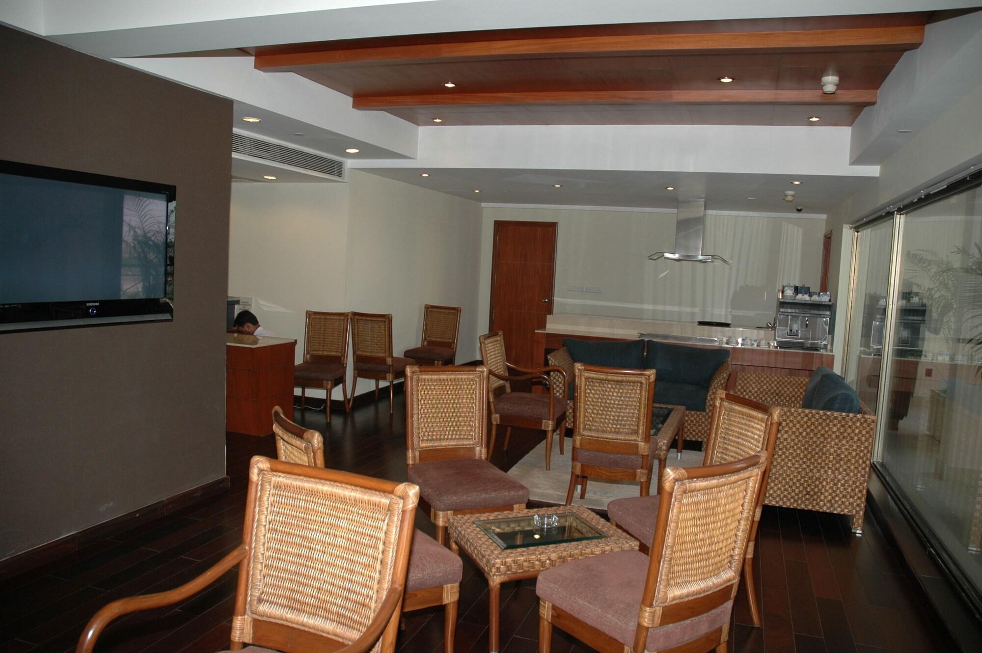 Radisson Hotel Varanasi Exterior photo